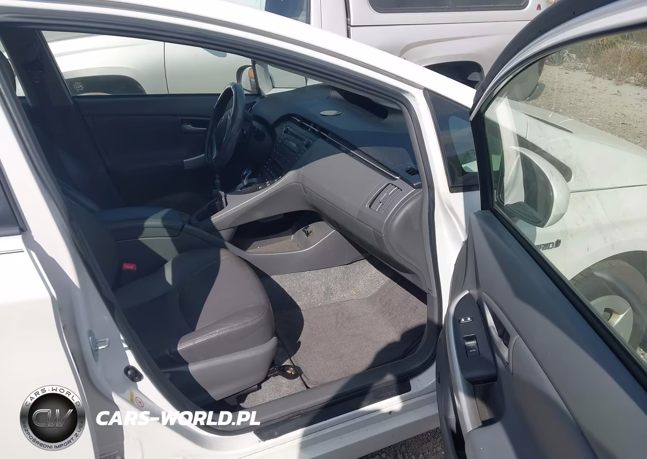 2011 Toyota Prius Four VIN:JTDKN3DU1B5342748 - 5