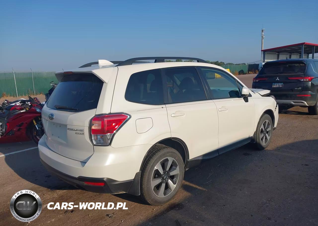 2017 Subaru Forester 2.5I Premium VIN:JF2SJAEC7HH523626 - 4