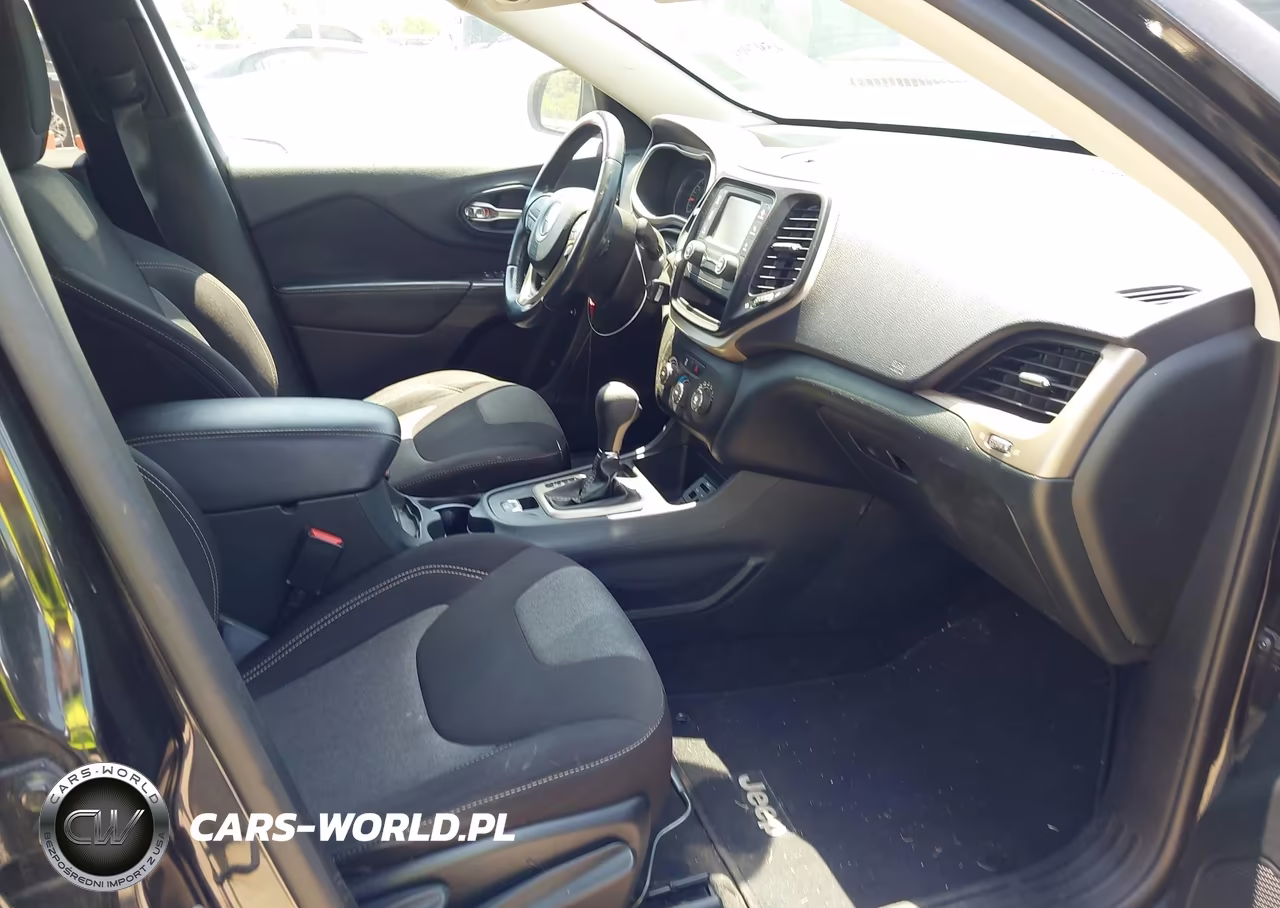 2015 Jeep Cherokee Sport VIN:1C4PJLAB4FW611829 - 5