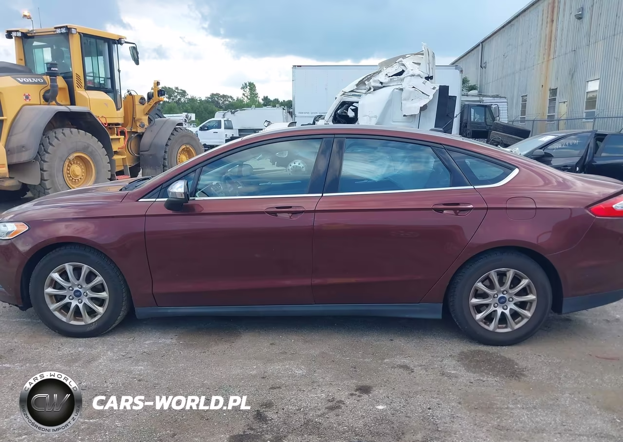 2015 Ford Fusion S VIN:3FA6P0G78FR103772 - 14