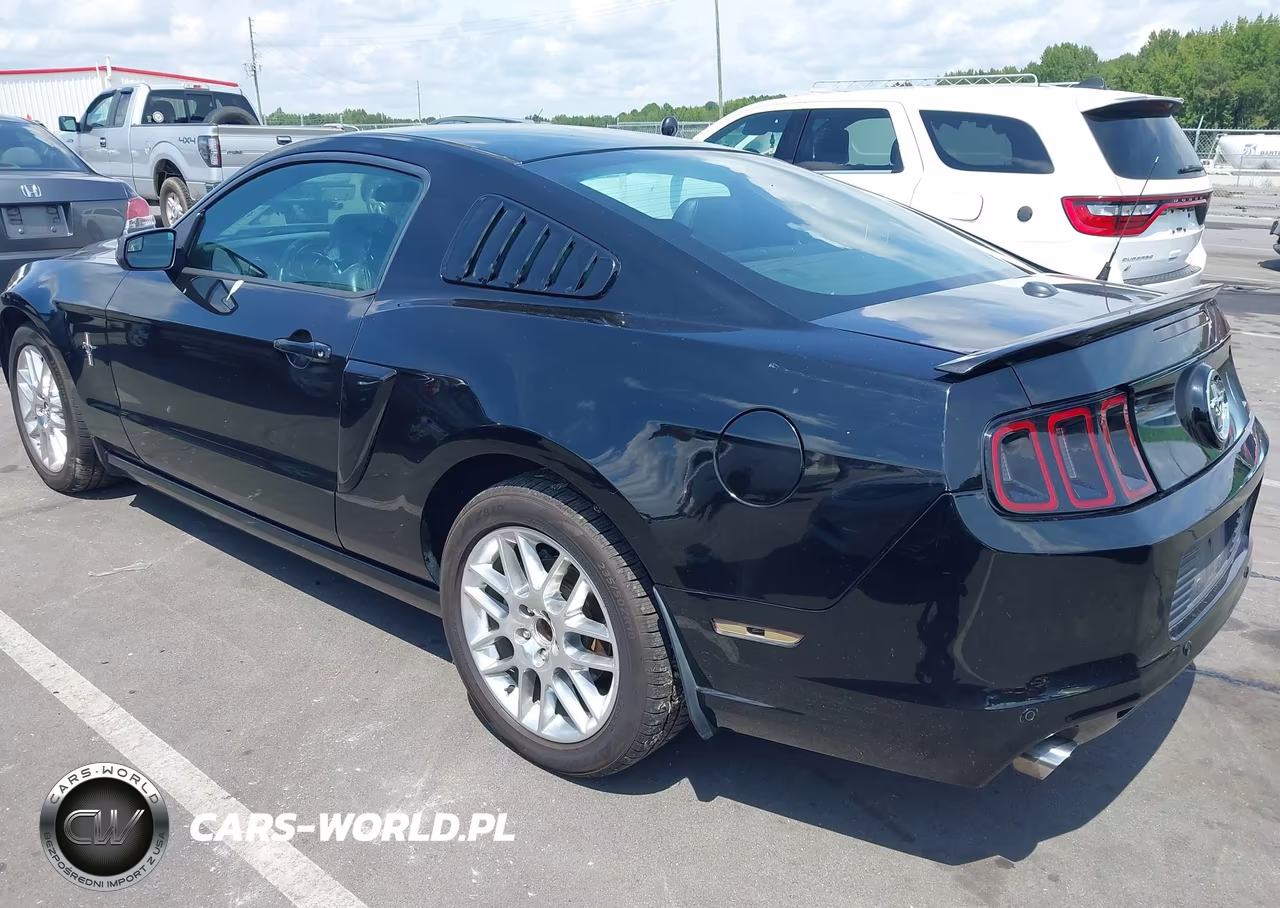 2014 Ford Mustang V6 Premium VIN:1ZVBP8AM5E5211643 - 3