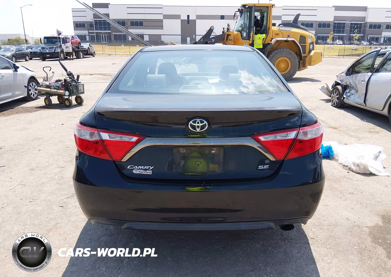 2015 Toyota Camry Se VIN:4T1BF1FK3FU006216 - 16