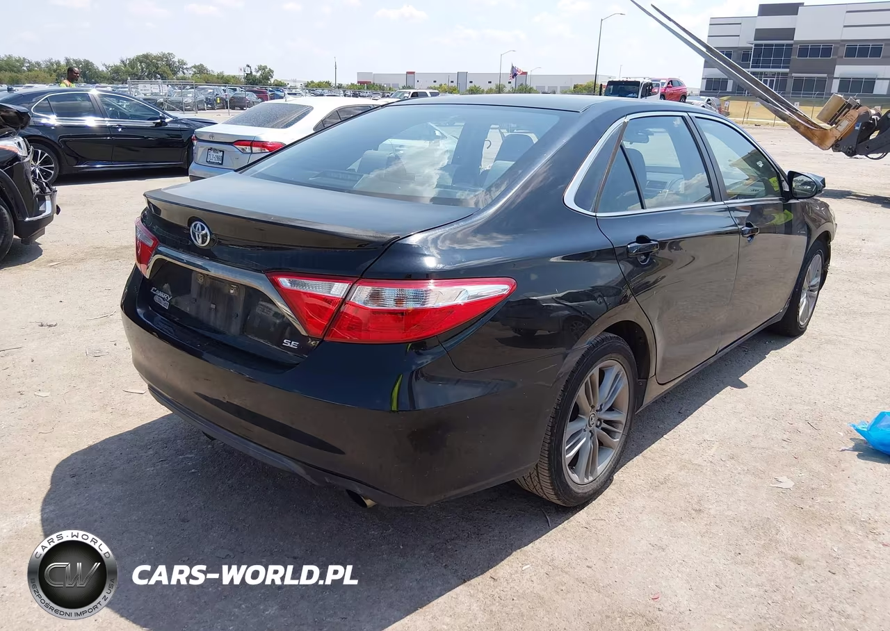 2015 Toyota Camry Se VIN:4T1BF1FK3FU006216 - 4