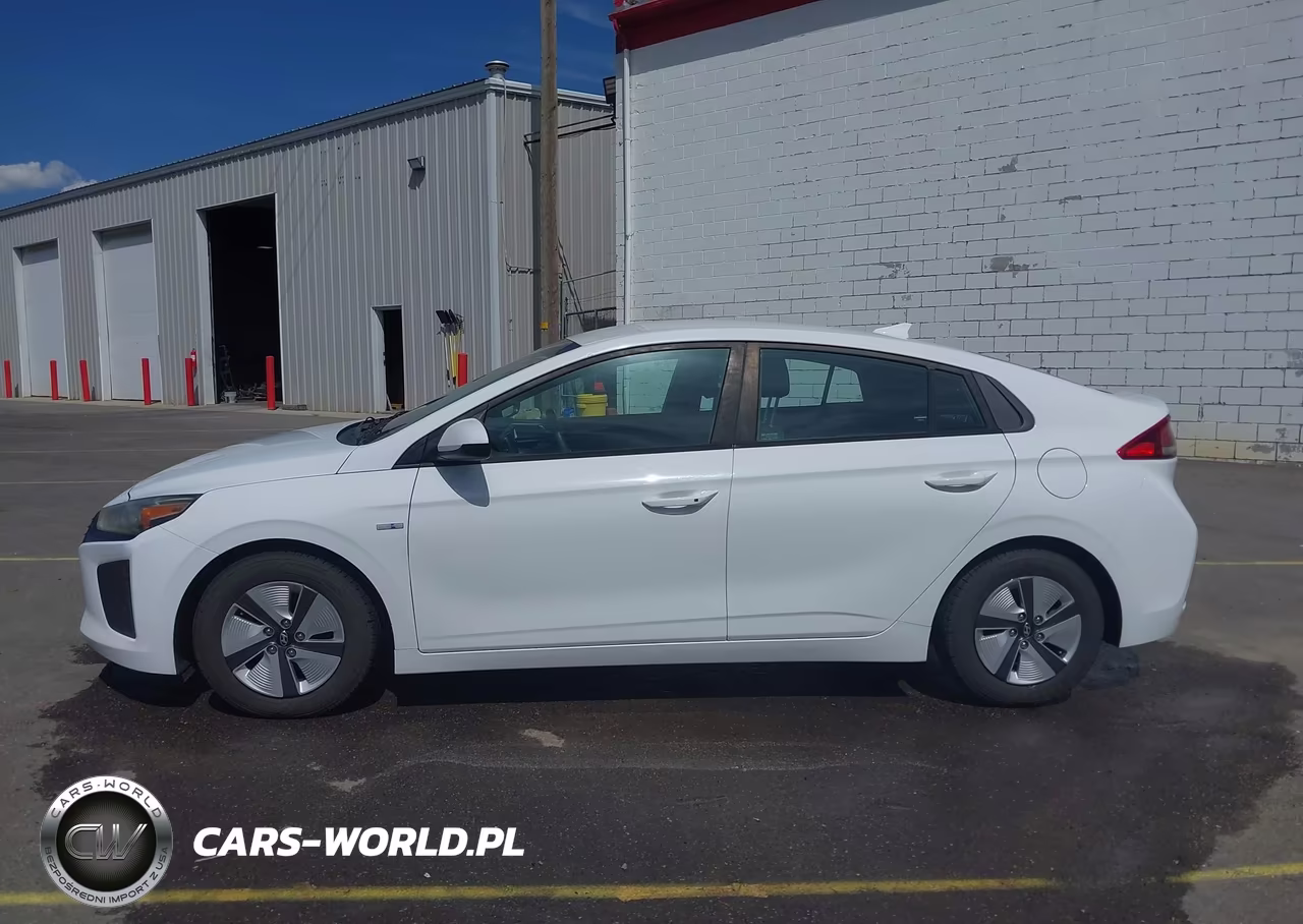 2018 Hyundai Ioniq Hybrid Blue VIN:KMHC65LC5JU099869 - 14
