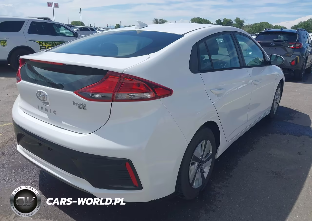 2018 Hyundai Ioniq Hybrid Blue VIN:KMHC65LC5JU099869 - 4