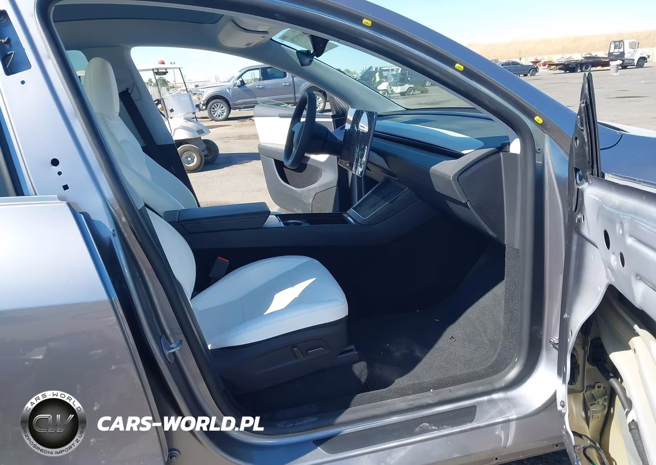 2026 Tesla Model Y Premium Rear-Wheel Drive-Rear-Wheel Drive VIN:7SAYGDED4TF454536 - 5