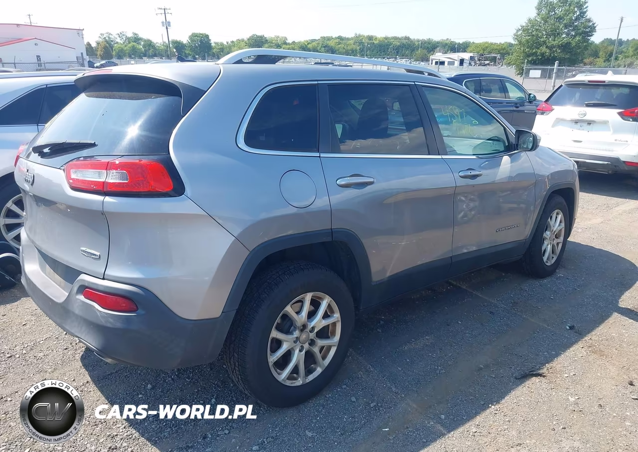 2014 Jeep Cherokee Latitude VIN:1C4PJMCSXEW122496 - 4