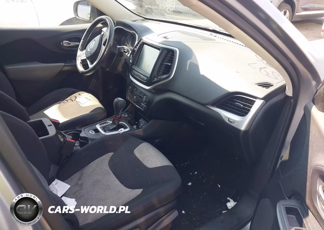 2014 Jeep Cherokee Latitude VIN:1C4PJMCSXEW122496 - 5