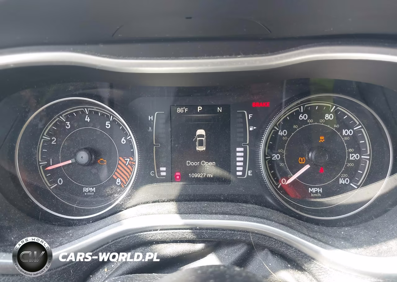 2014 Jeep Cherokee Latitude VIN:1C4PJMCSXEW122496 - 7