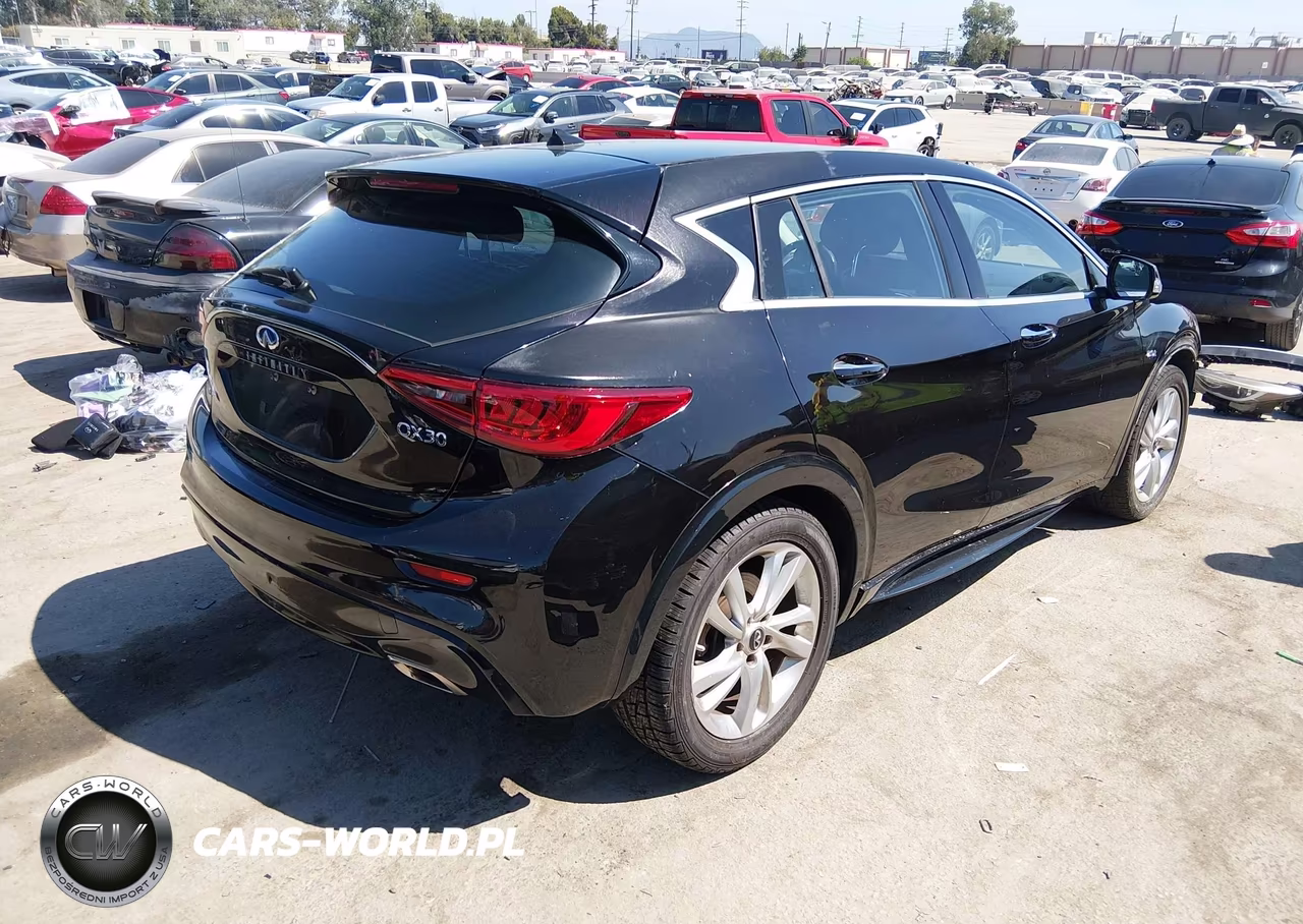 2017 Infiniti Qx30 VIN:SJKCH5CP8HA033570 - 4