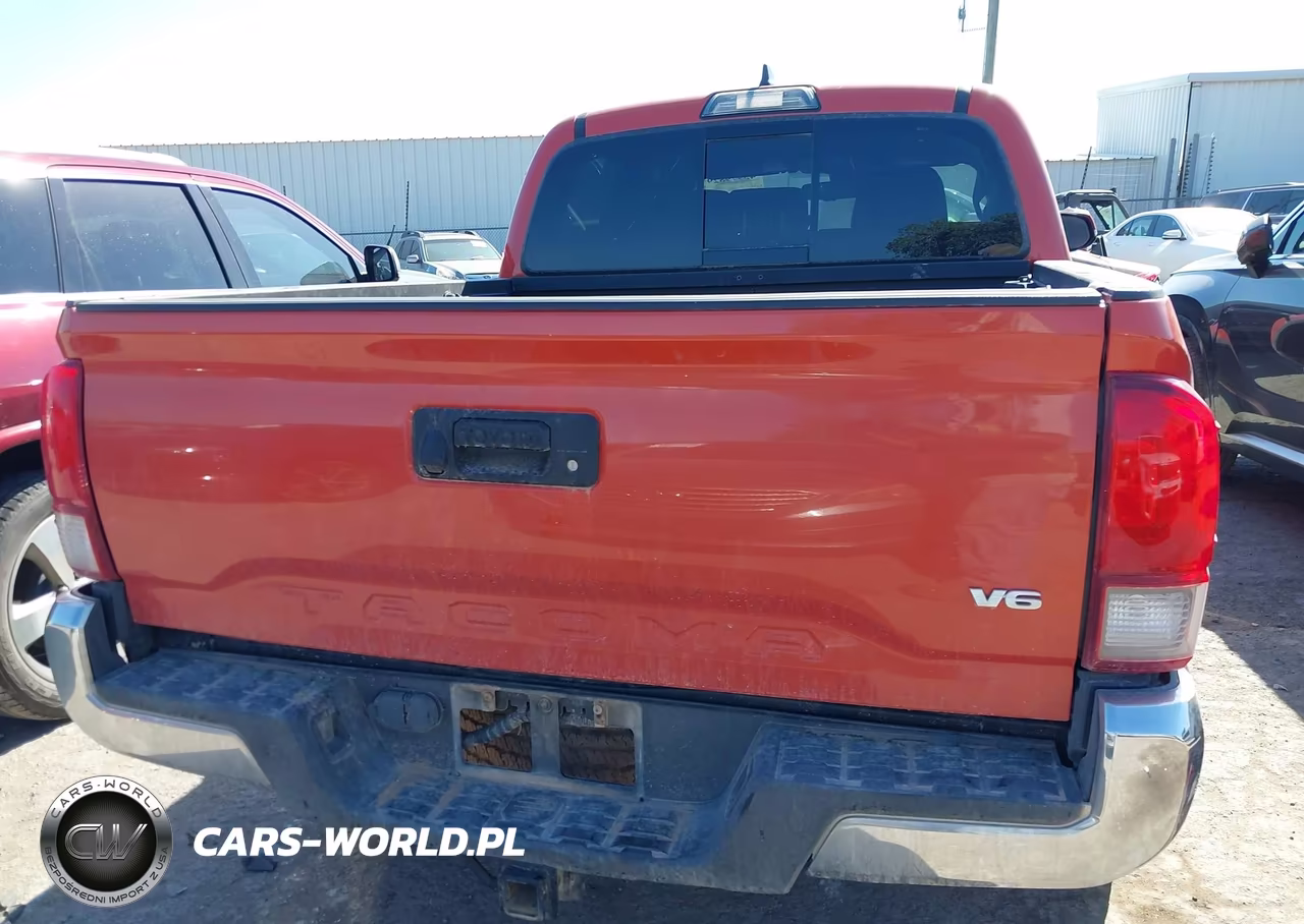 2018 Toyota Tacoma Trd Off Road VIN:5TFCZ5AN4JX137896 - 17