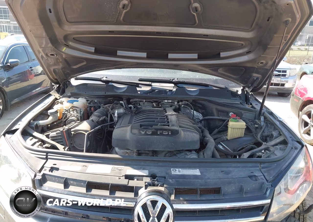 2014 Volkswagen Touareg 3.6L Sport VIN:WVGEF9BP1ED003343 - 10