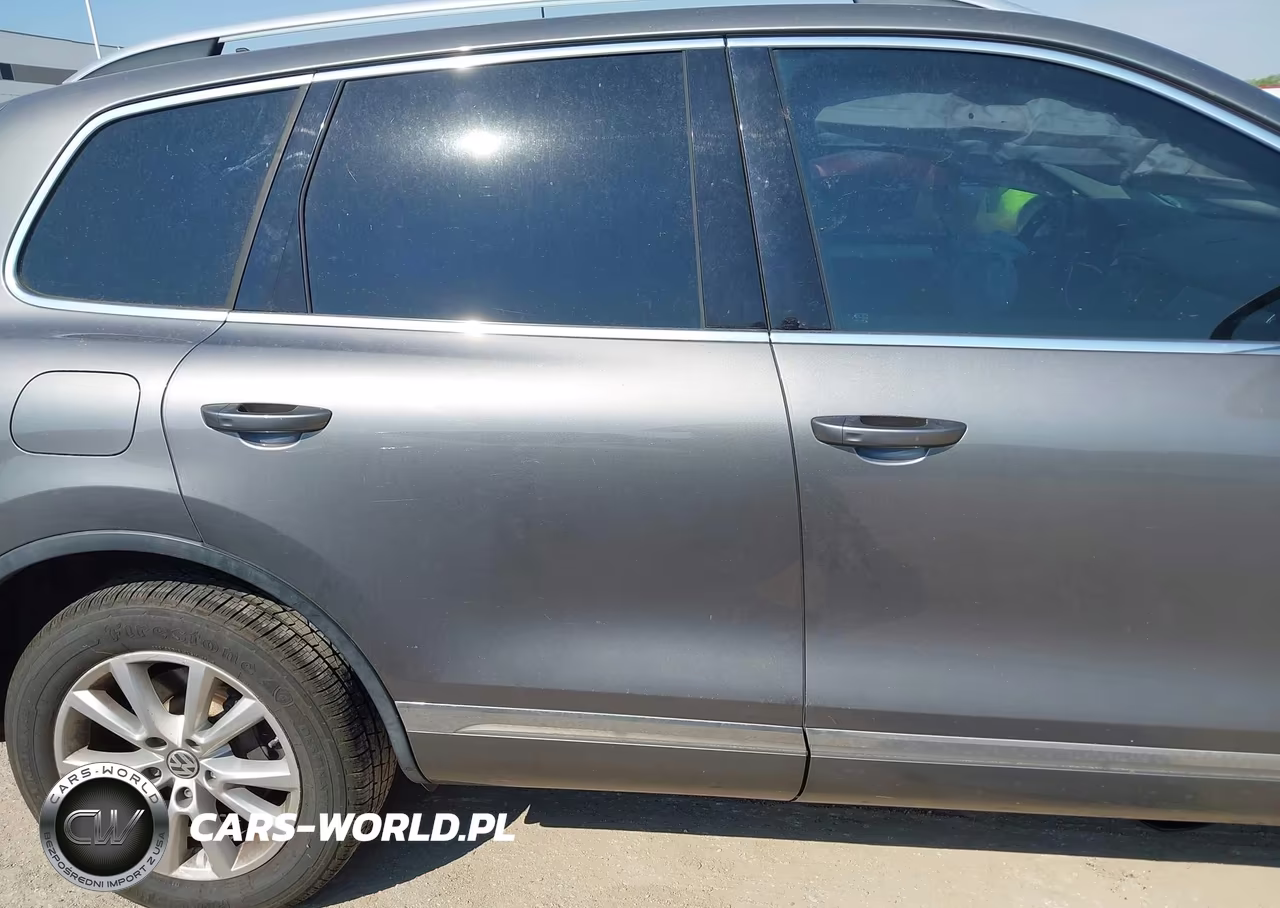2014 Volkswagen Touareg 3.6L Sport VIN:WVGEF9BP1ED003343 - 13