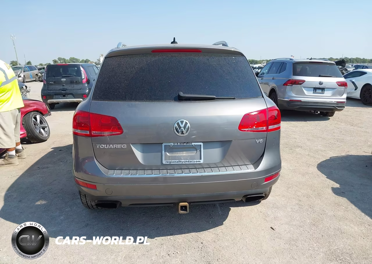 2014 Volkswagen Touareg 3.6L Sport VIN:WVGEF9BP1ED003343 - 16