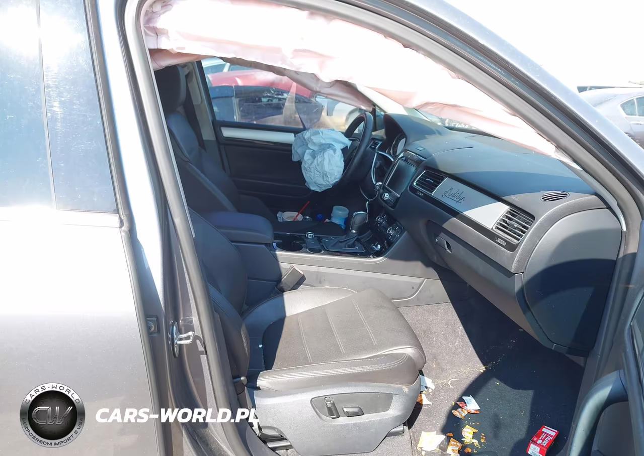 2014 Volkswagen Touareg 3.6L Sport VIN:WVGEF9BP1ED003343 - 5