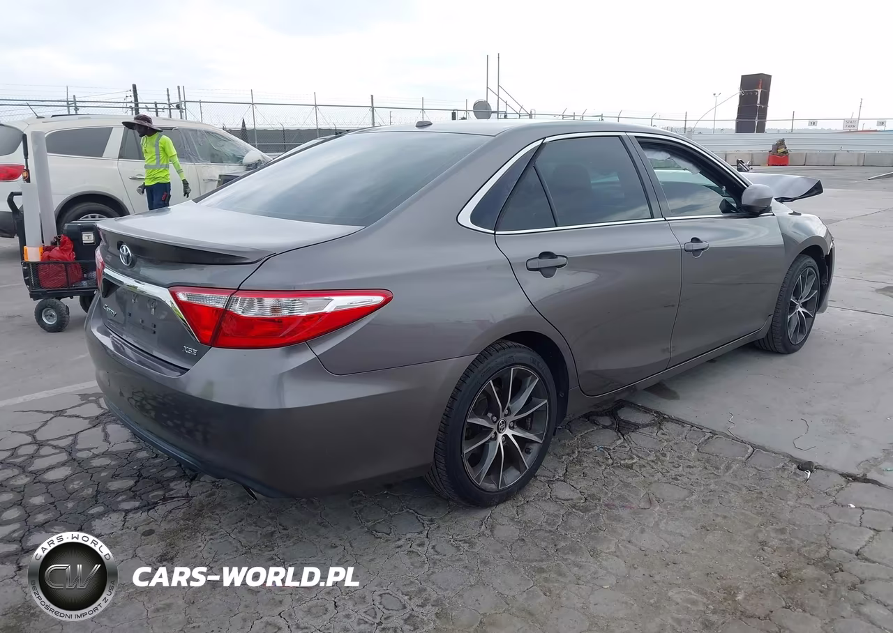 2016 Toyota Camry Xse V6 VIN:4T1BK1FK3GU569070 - 4