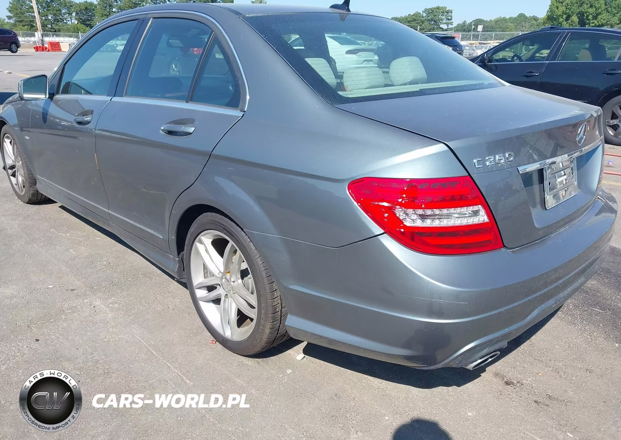 2012 Mercedes-Benz C 250 Sport VIN:WDDGF4HB1CA631273 - 3