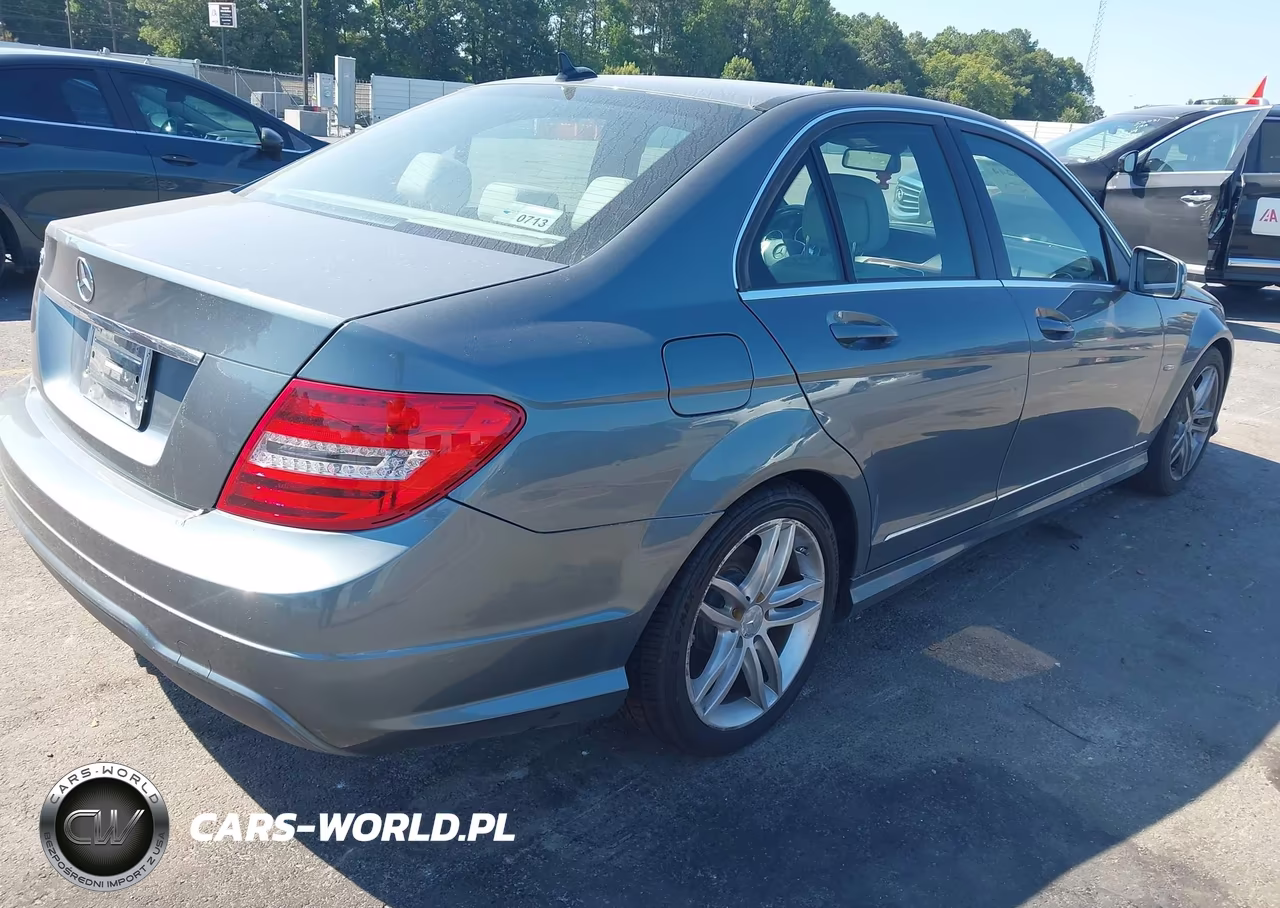2012 Mercedes-Benz C 250 Sport VIN:WDDGF4HB1CA631273 - 4