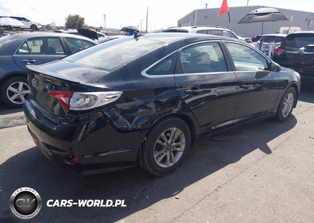 2016 Hyundai Sonata VIN:5NPE24AF0GH418579 - 4