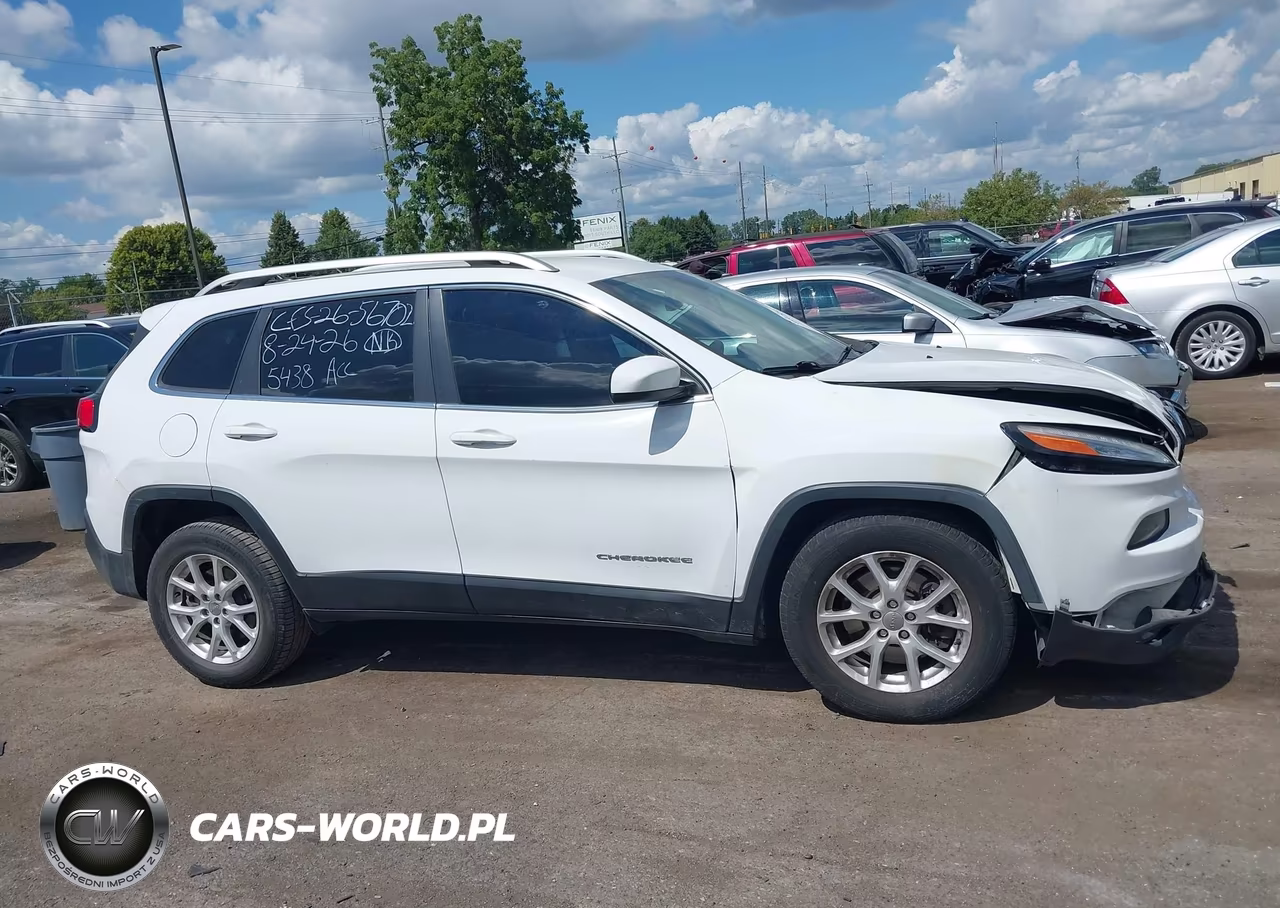 2016 Jeep Cherokee Latitude VIN:1C4PJMCSXGW185438 - 13