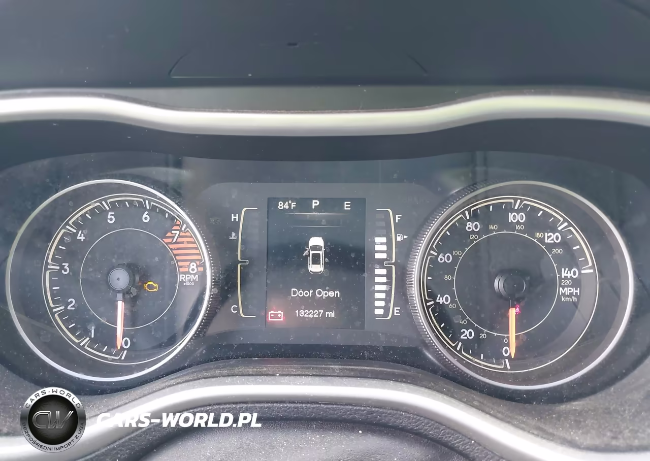 2016 Jeep Cherokee Latitude VIN:1C4PJMCSXGW185438 - 7