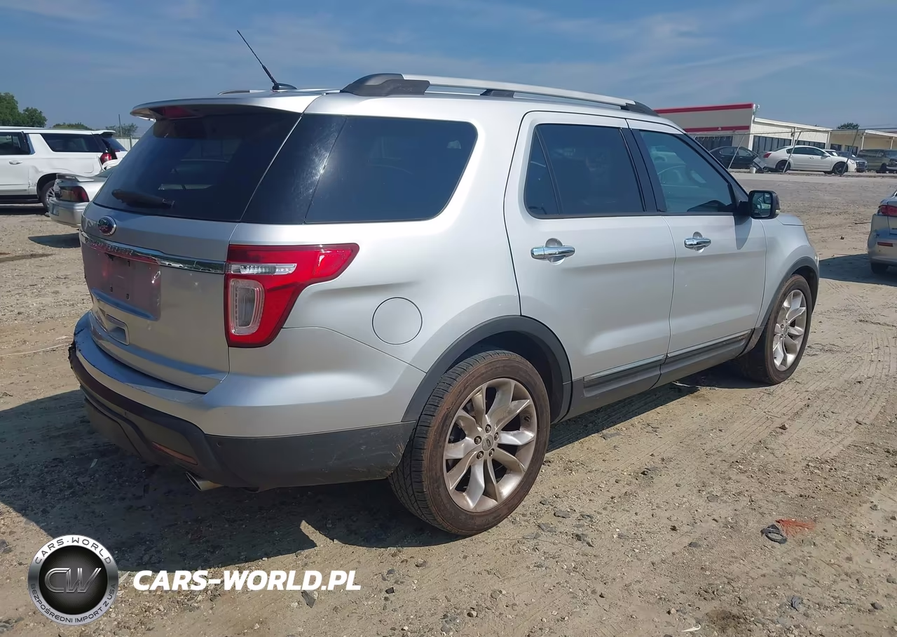 2011 Ford Explorer Xlt VIN:1FMHK7D81BGA71834 - 4