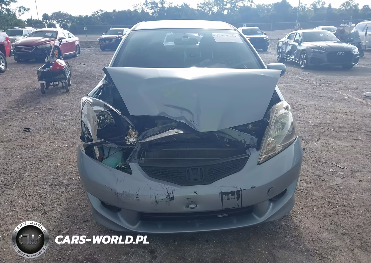 2011 Honda Fit Sport VIN:JHMGE8H55BC024311 - 12