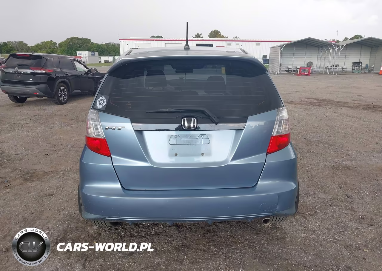 2011 Honda Fit Sport VIN:JHMGE8H55BC024311 - 16