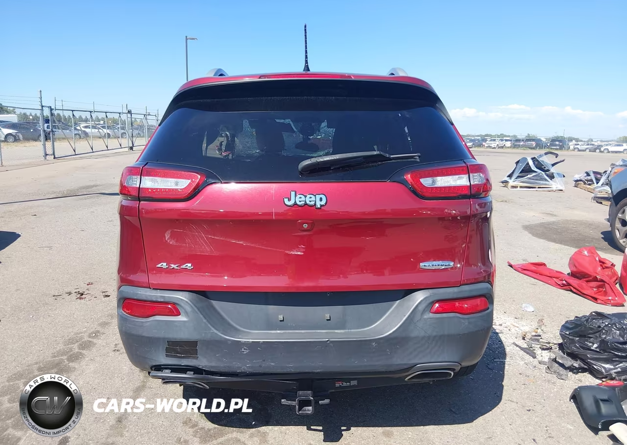 2015 Jeep Cherokee Latitude VIN:1C4PJMCS1FW611113 - 15