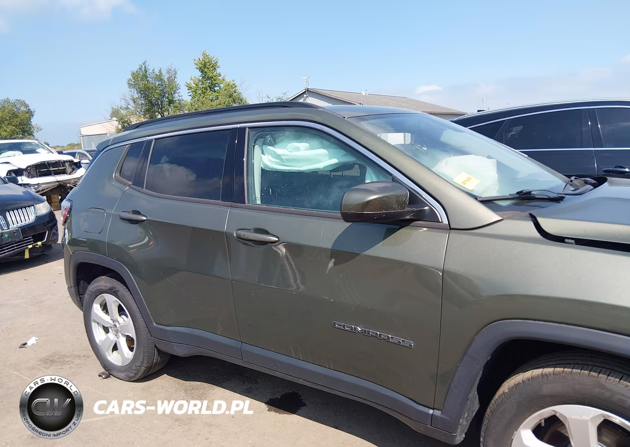 2018 Jeep Compass Latitude VIN:3C4NJCBB1JT186543 - 12