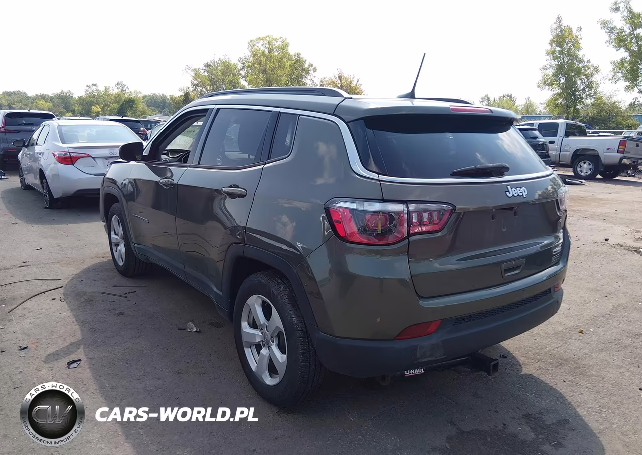 2018 Jeep Compass Latitude VIN:3C4NJCBB1JT186543 - 3