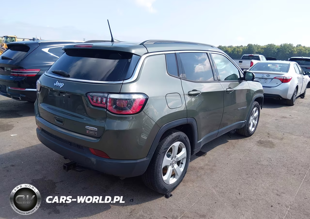 2018 Jeep Compass Latitude VIN:3C4NJCBB1JT186543 - 4