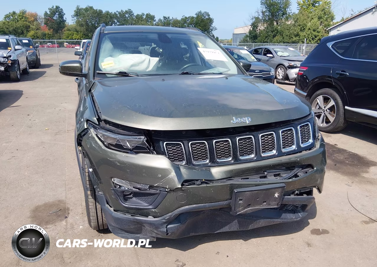2018 Jeep Compass Latitude VIN:3C4NJCBB1JT186543 - 6