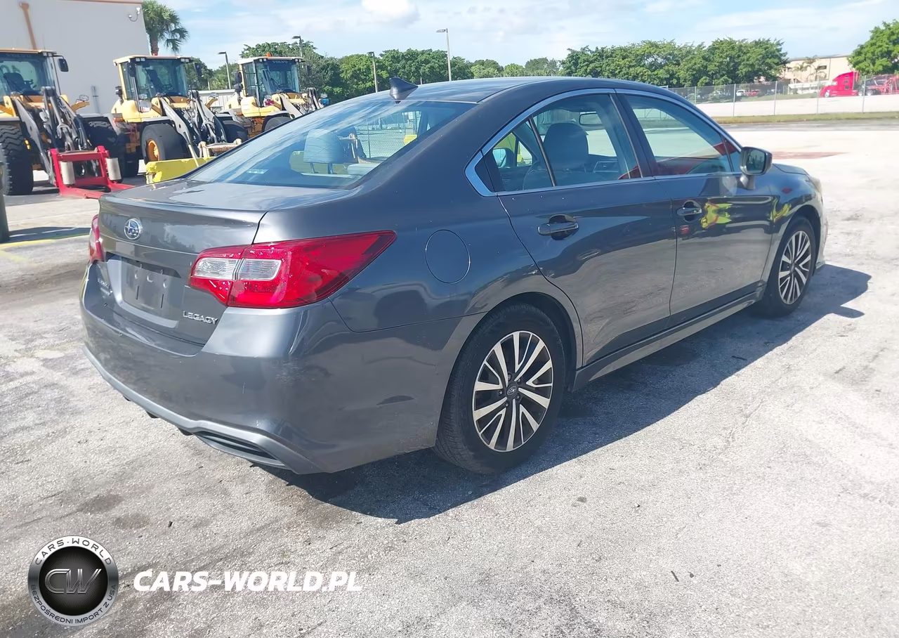 2018 Subaru Legacy 2.5I Premium VIN:4S3BNAD63J3030785 - 4