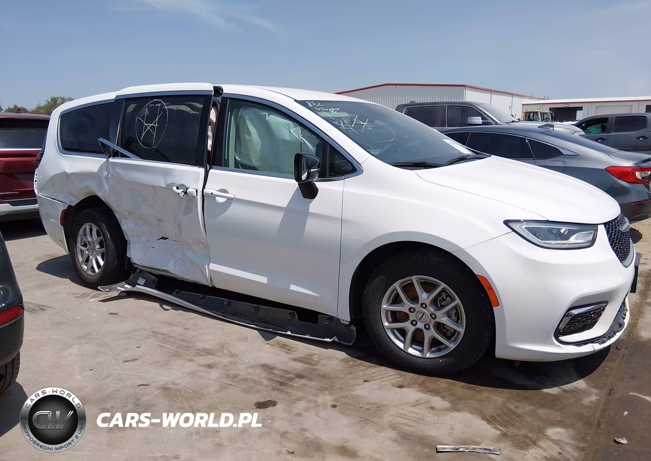2024 Chrysler Pacifica Touring L VIN:2C4RC1BG6RR140524 - 13