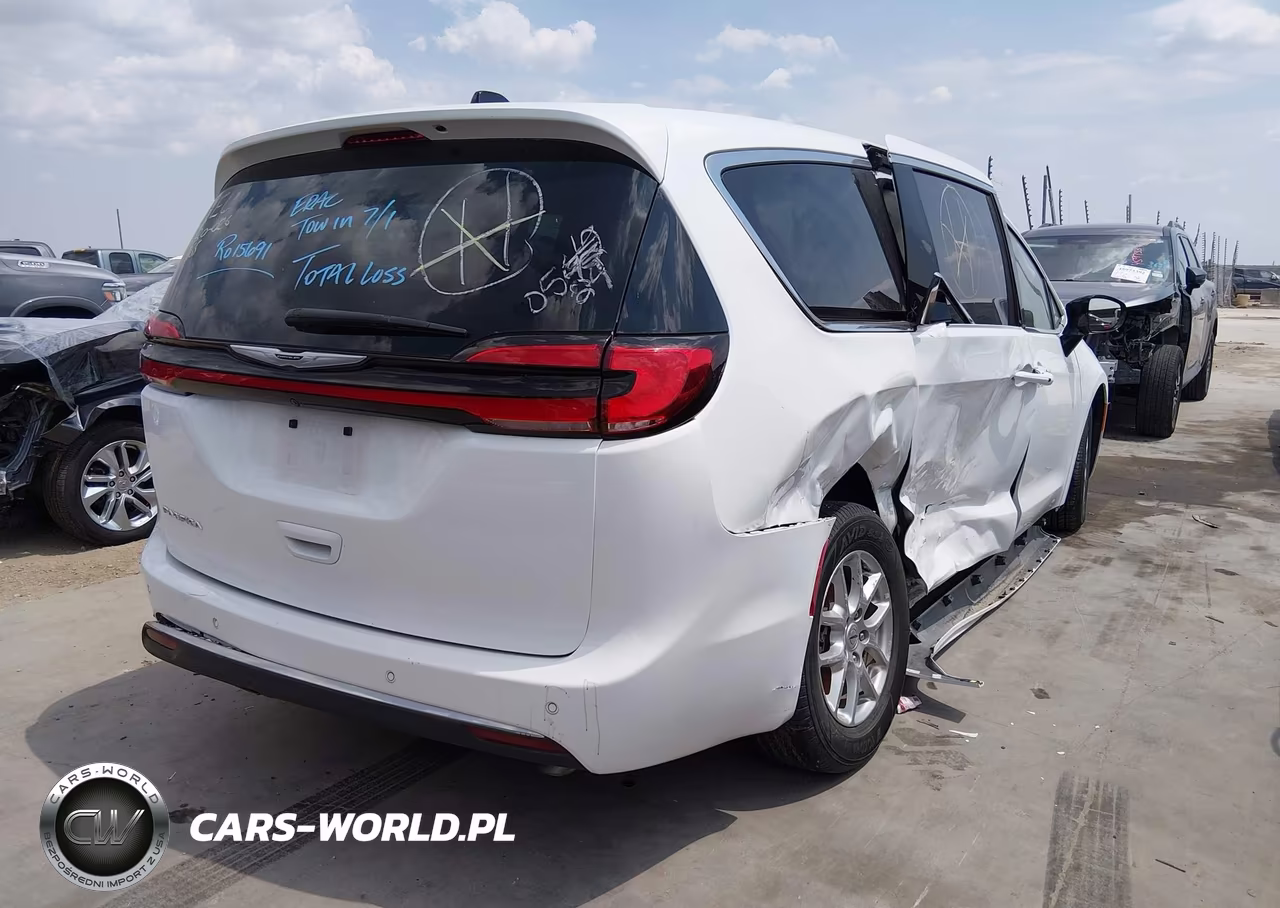 2024 Chrysler Pacifica Touring L VIN:2C4RC1BG6RR140524 - 4