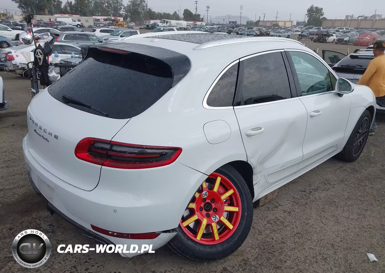 2015 Porsche Macan Turbo VIN:WP1AF2A54FLB93915 - 4