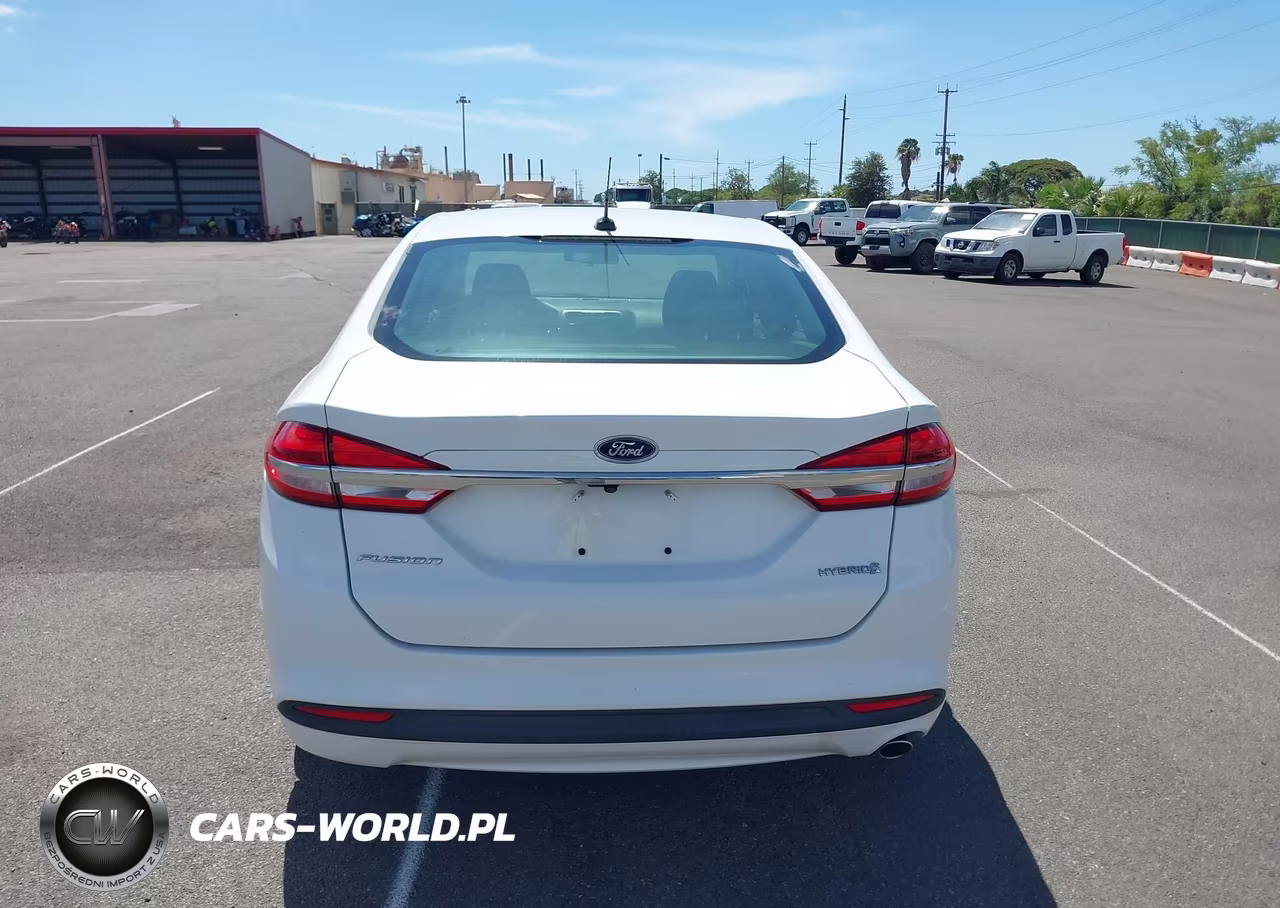 2018 Ford Fusion Hybrid S VIN:3FA6P0UU2JR142411 - 17
