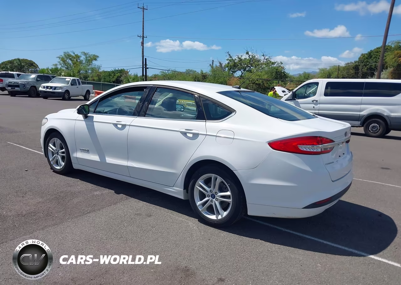2018 Ford Fusion Hybrid S VIN:3FA6P0UU2JR142411 - 3