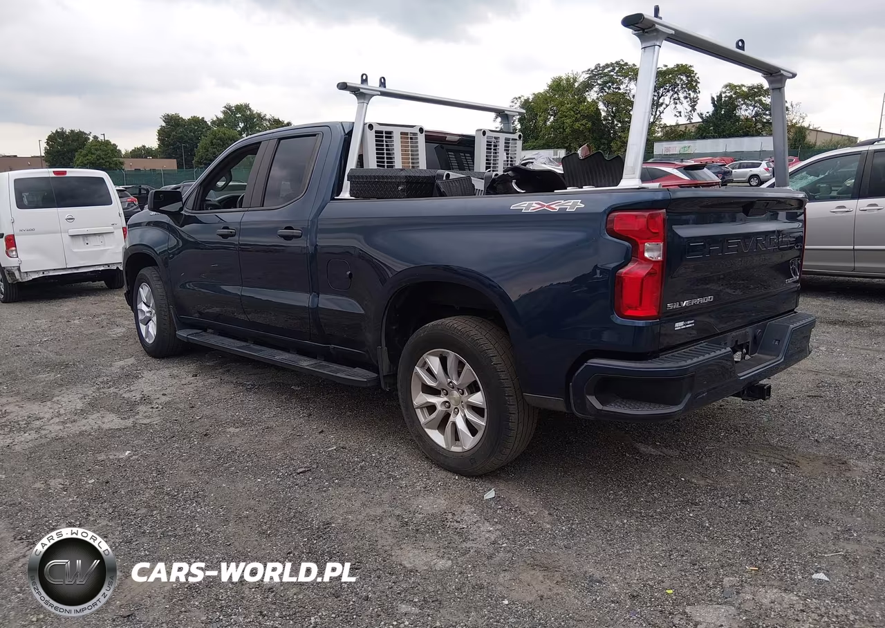2021 Chevrolet Silverado 1500 4Wd Standard Bed Custom VIN:1GCRYBEK1MZ364371 - 3