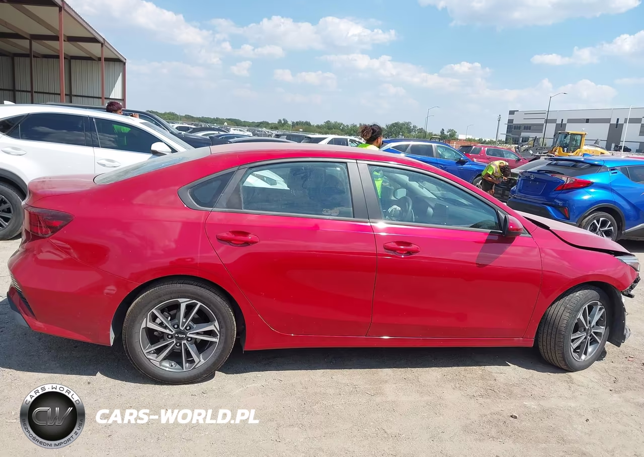 2024 Kia Forte Lxs VIN:3KPF24AD1RE764506 - 13