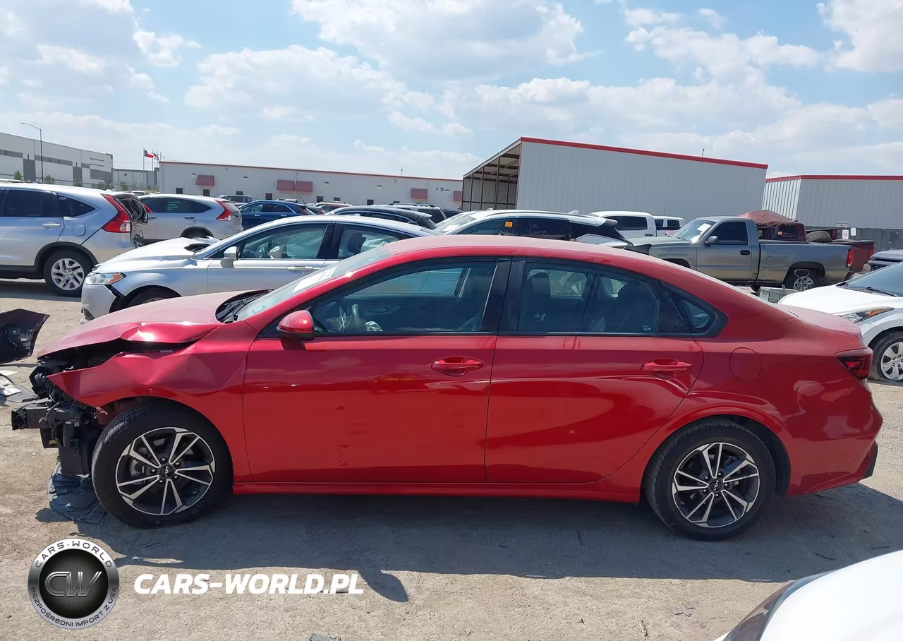 2024 Kia Forte Lxs VIN:3KPF24AD1RE764506 - 14