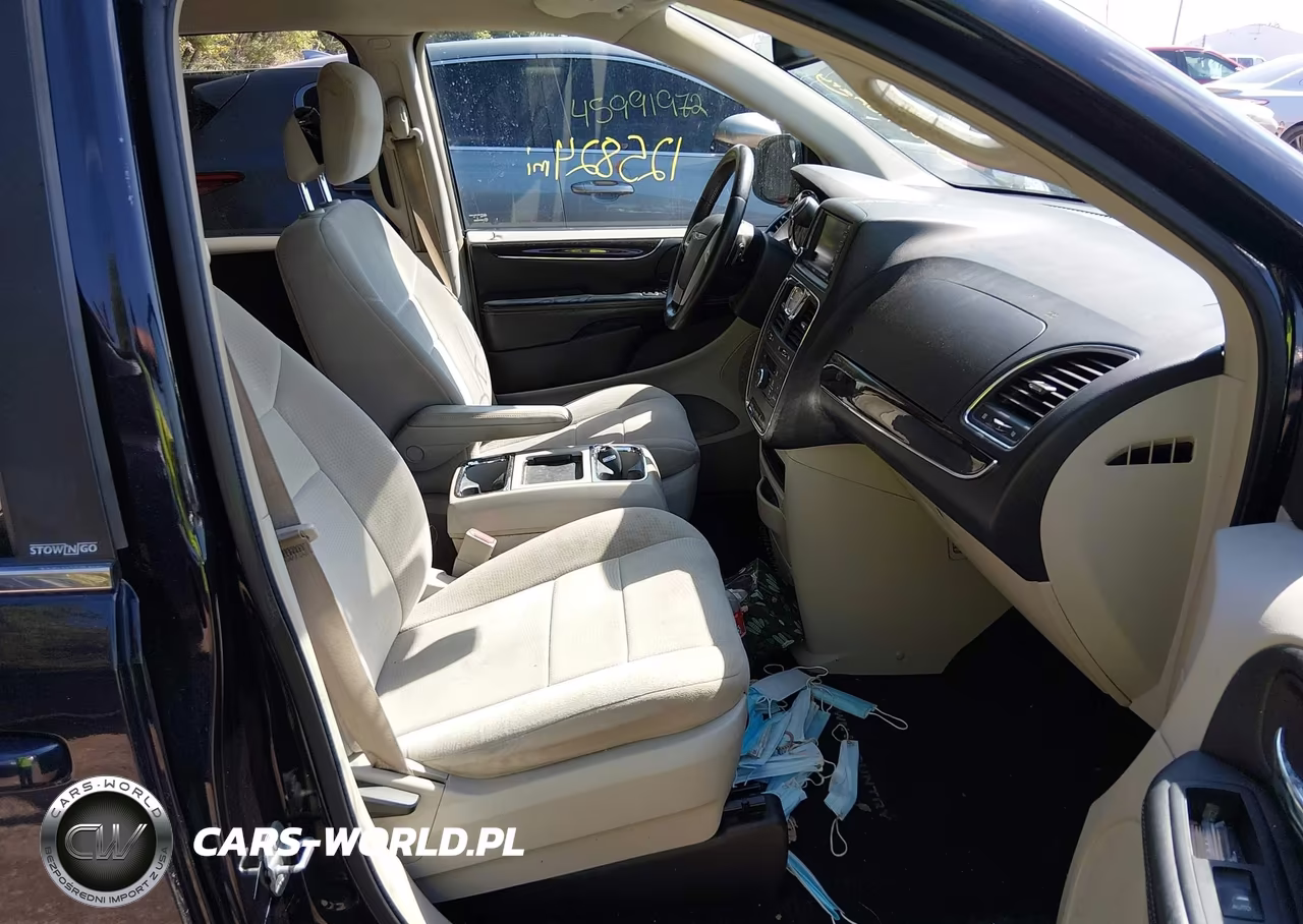 2011 Chrysler Town & Country Touring VIN:2A4RR5DG9BR664947 - 5