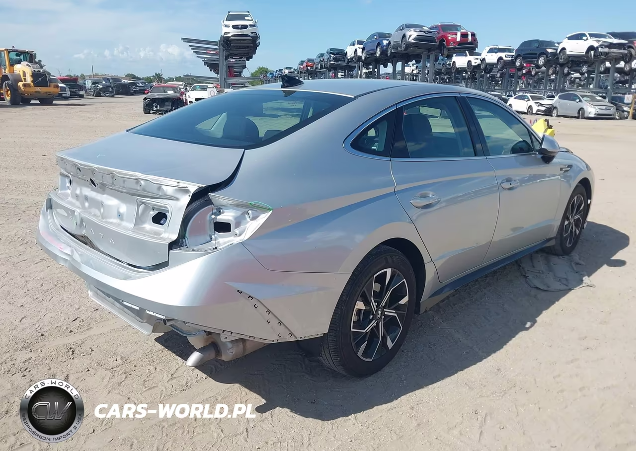 2025 Hyundai Sonata Sel VIN:KMHL64JA3SA481624 - 4