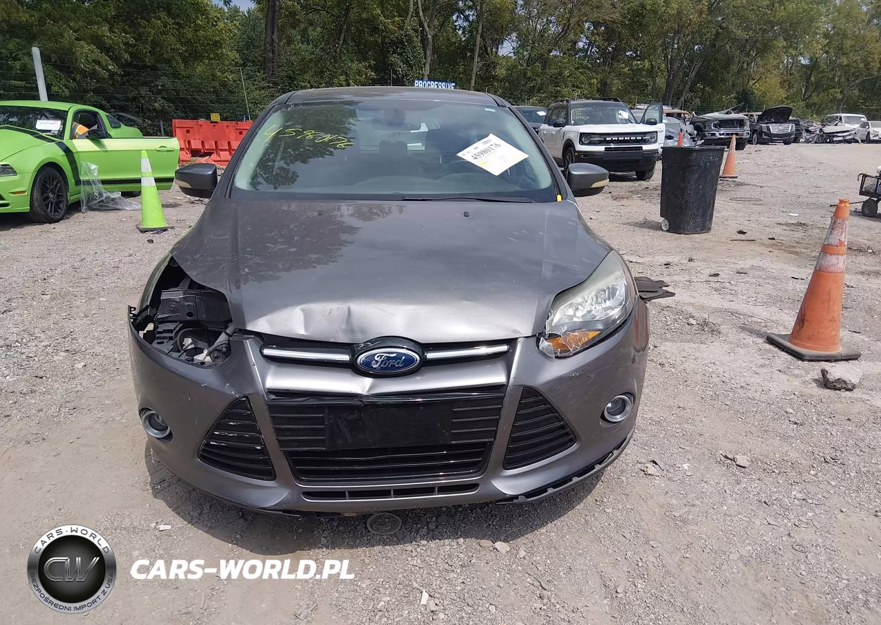 2012 Ford Focus Titanium VIN:1FAHP3N26CL312178 - 13