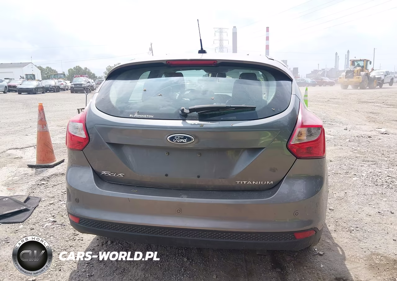 2012 Ford Focus Titanium VIN:1FAHP3N26CL312178 - 17