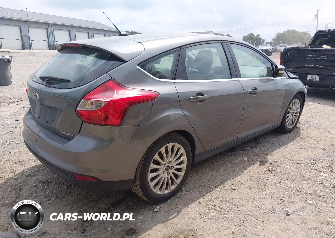 2012 Ford Focus Titanium VIN:1FAHP3N26CL312178 - 4