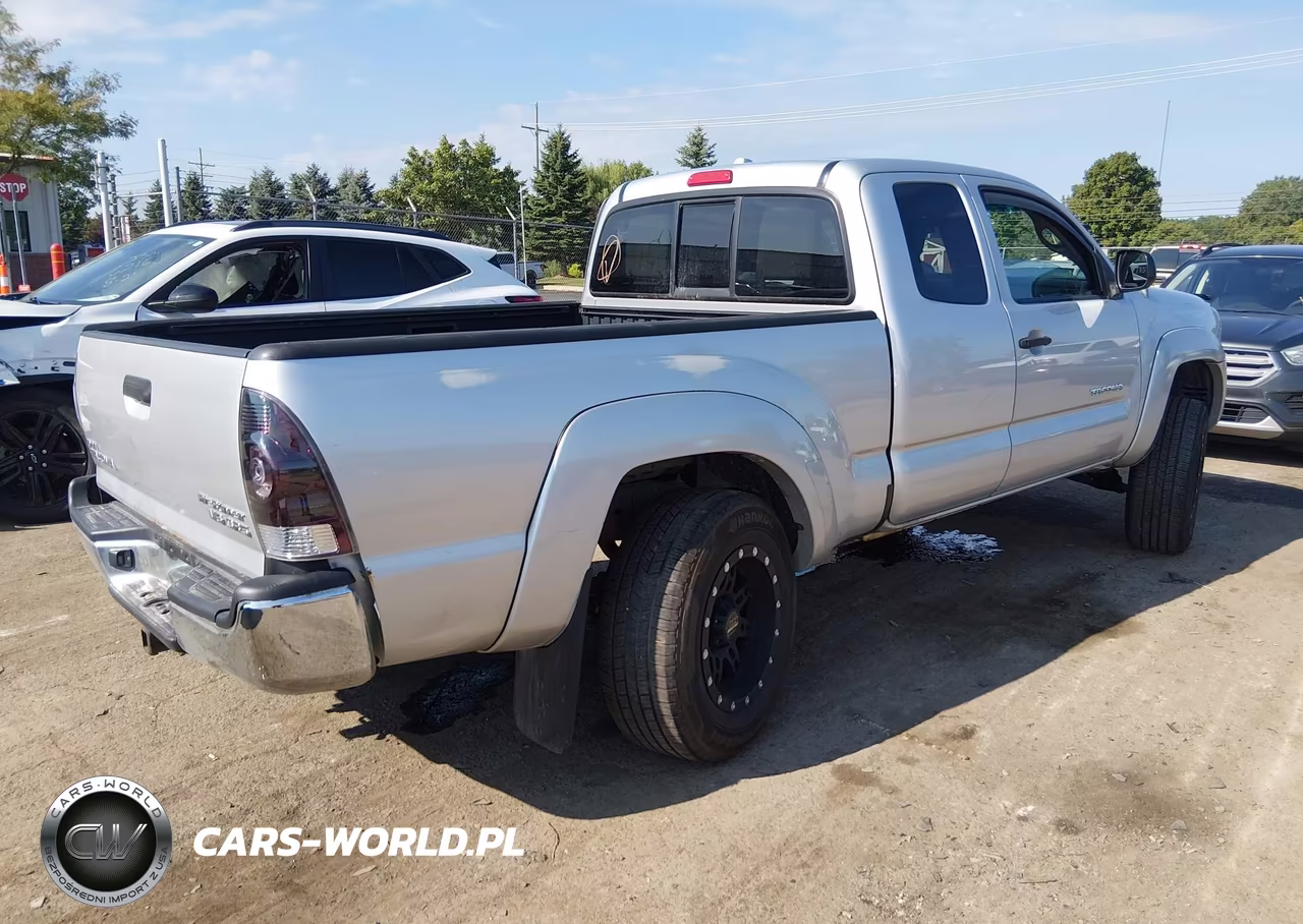 2009 Toyota Tacoma Prerunner V6 VIN:5TETU62NX9Z592940 - 4