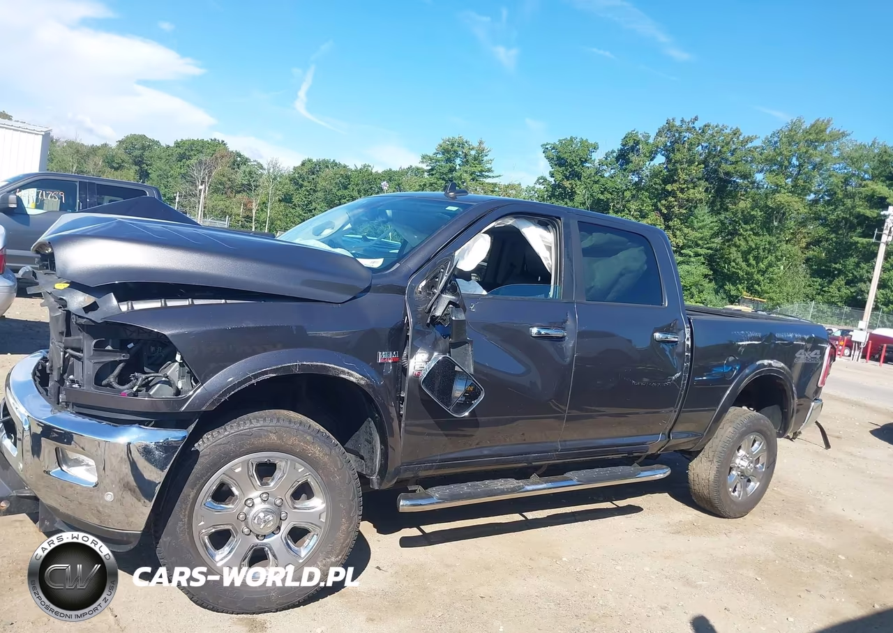 2018 Ram 2500 Laramie 4X4 6'4 Box VIN:3C6UR5FJ3JG370724 - 19