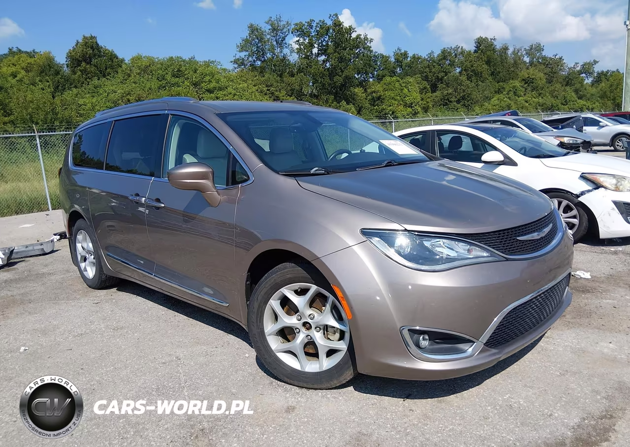 2017 Chrysler Pacifica Touring-L Plus VIN:2C4RC1EG7HR652738 - 1
